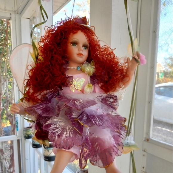 Cathay collection  Fairy  on a Swing - Picture 1 of 3